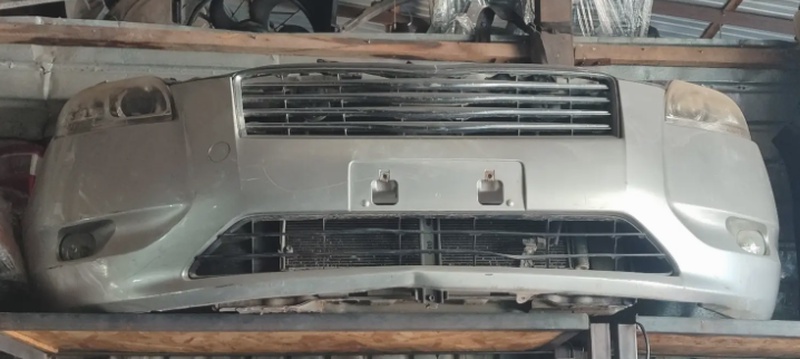Передний Бампер Toyota Magzie 2008 .2010